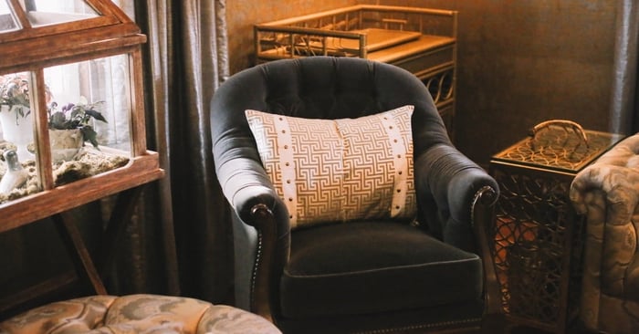 Metallic decor: embrace gleaming glam in 6 easy steps