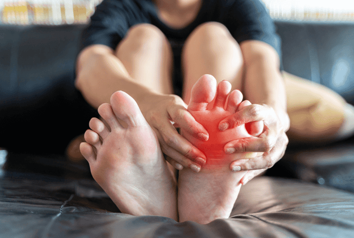 ภาวะเท้าแบนทำให้ โครงสร้างของเท้าไม่สมดุล ส่งผลต่อการกระจายน้ำหนักและแรงกดไปยังนิ้วเท้า