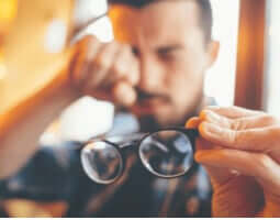 Telomerase and Age-related Macular Degeneration.