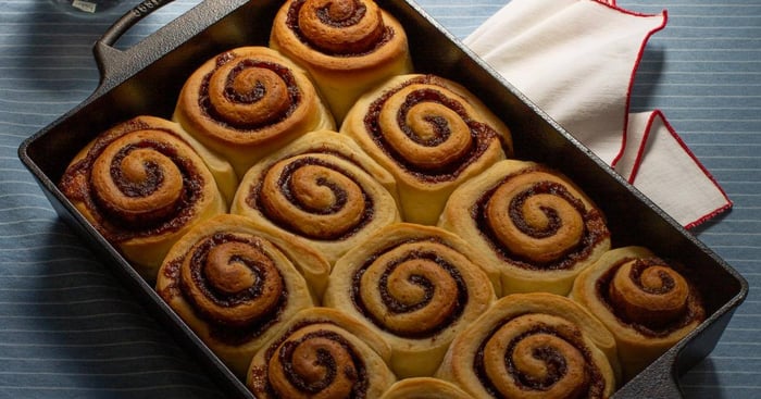 Classic Cinnamon Rolls with Lodge Cast Iron