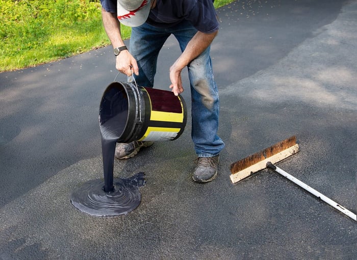How to Asphalt Seal Your Driveway