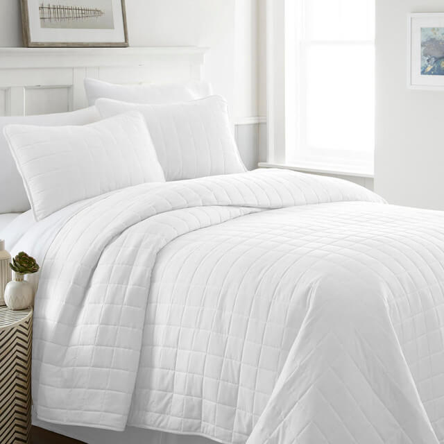 Where to Buy Cheap Fleece Blankets in Bulk?