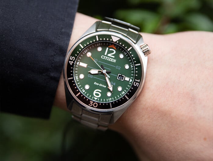 Citizen Seaplane AW1715-86X Divers & Pilots Watch Hands On