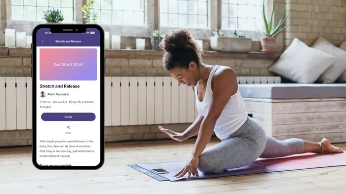 Booking a live yoga class with a Yogaia teacher in the Yogaia app