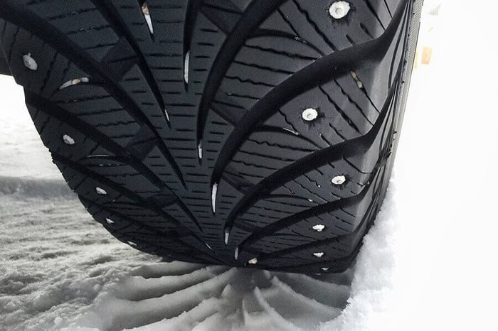 Tires with studs: do you know the law?
