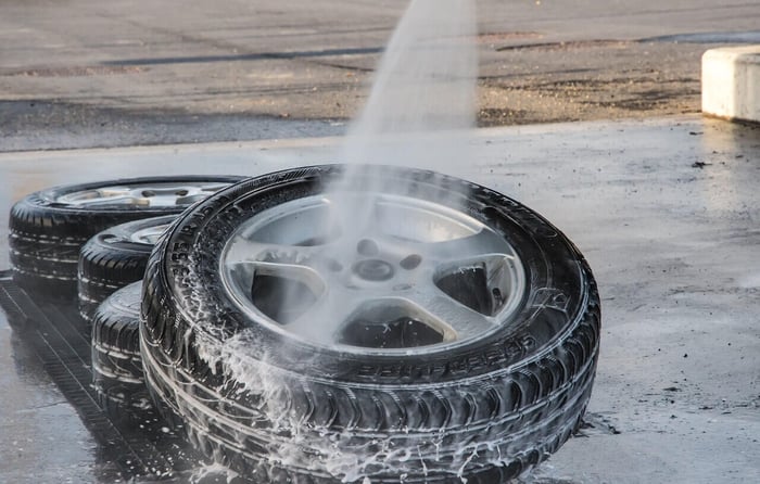 How to clean your tires