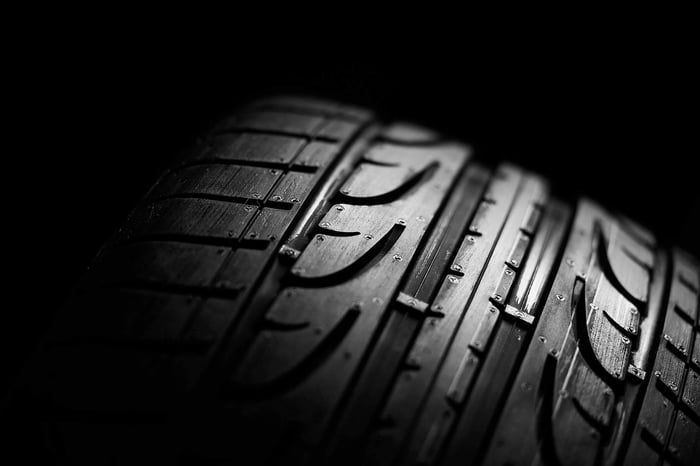 Driving on over or underinflated tires: The Risks
