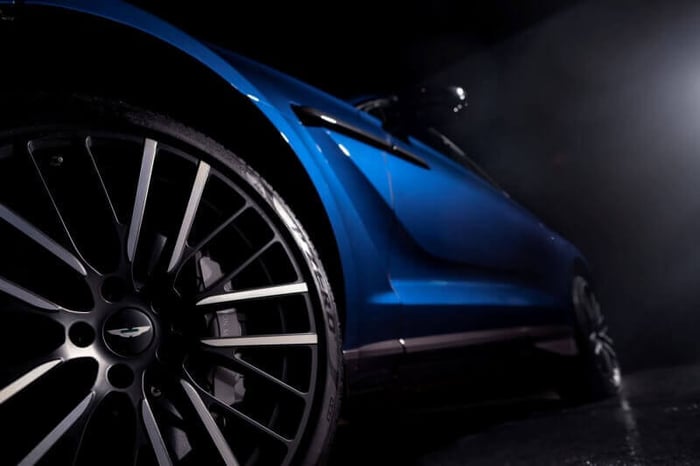 Pirelli tires for the Aston Martin DBX707