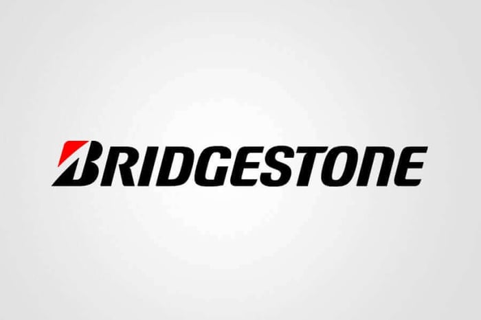 logo BRIDGESTONE, arrière-plan teint blanc gris