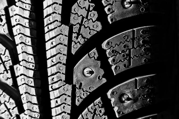 Quand enlever ses pneus d’hiver à clous? Blackcircles Canada vous répond!