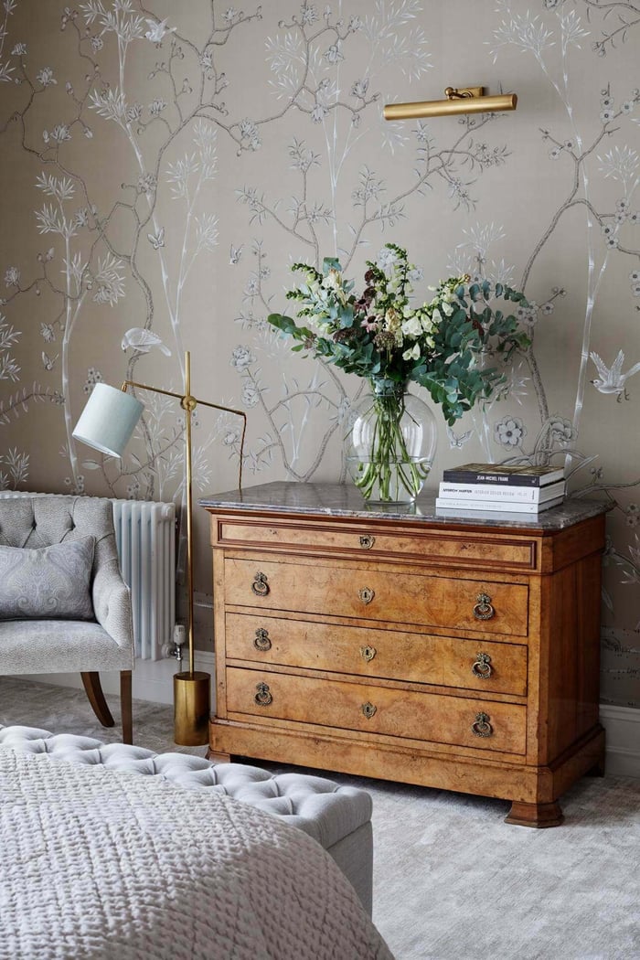 Regency style wallpaper