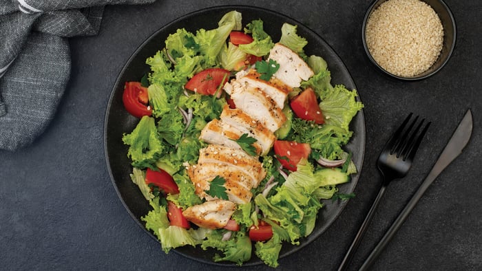 Salat mit Fleisch: Vitaminen