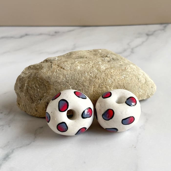 Big hole polymer white clay bead with red to blue skinner blend dots