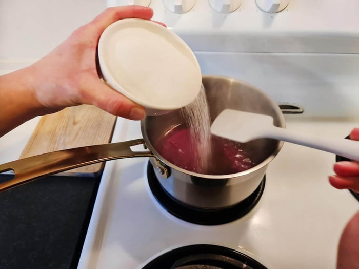 simple tea syrup adding sugar