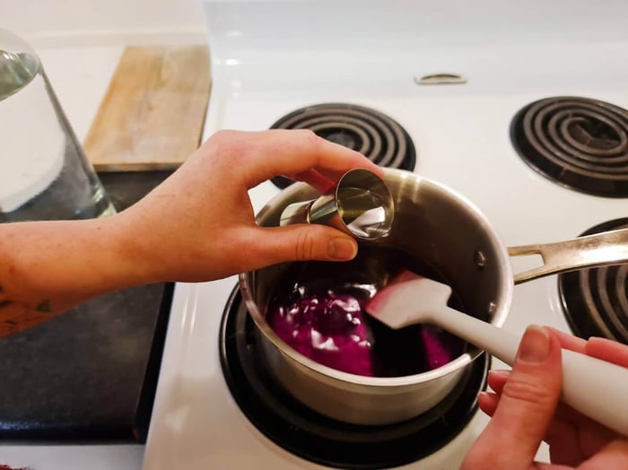 simple tea syrup adding vodka