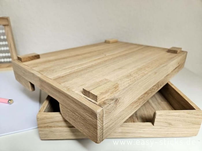 kleine Easy-Sticks Reststücke dienen als Abstandshalter