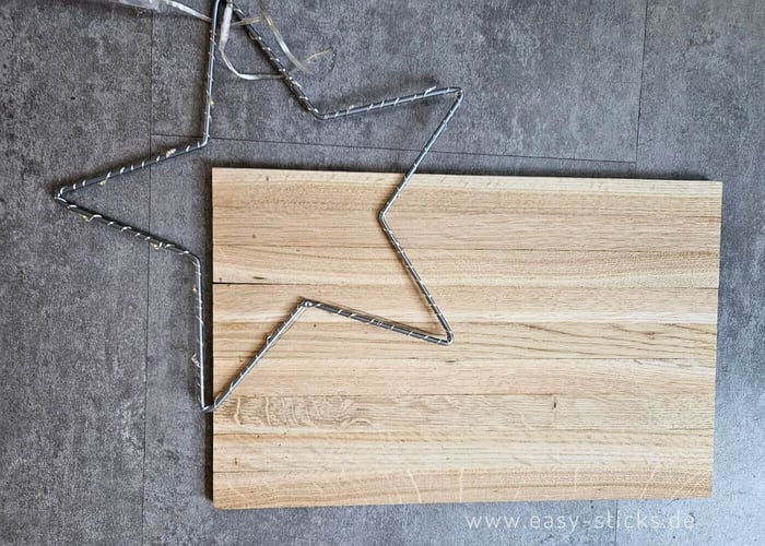 Anzeichnen des Sterns - Vorbereitung zum Sägen