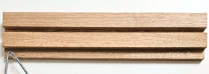 Ständer aus Holzklötzchen gebaut