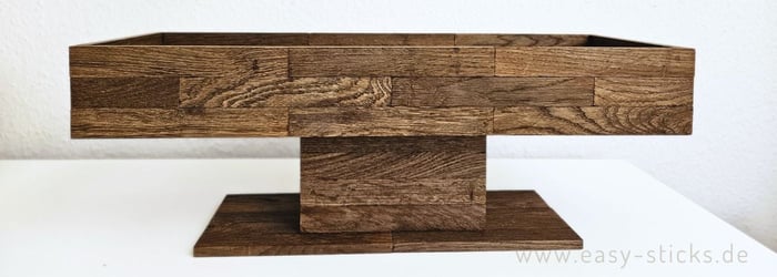 fertig zusammengebaute Dekokiste, bereit zum Dekorieren