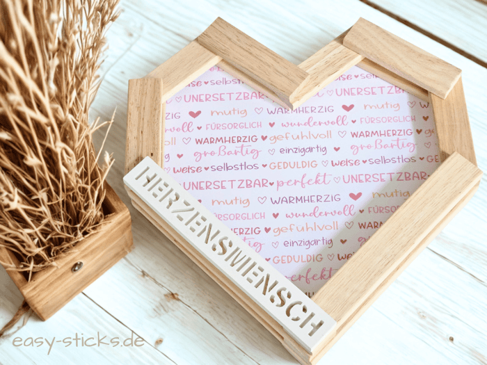 Rahmen mit Herz und Easy-Sticks