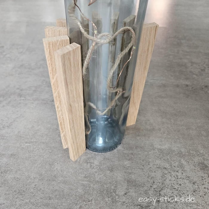 Flaschenlampe selber machen - Kreatives Basteln mit Holz