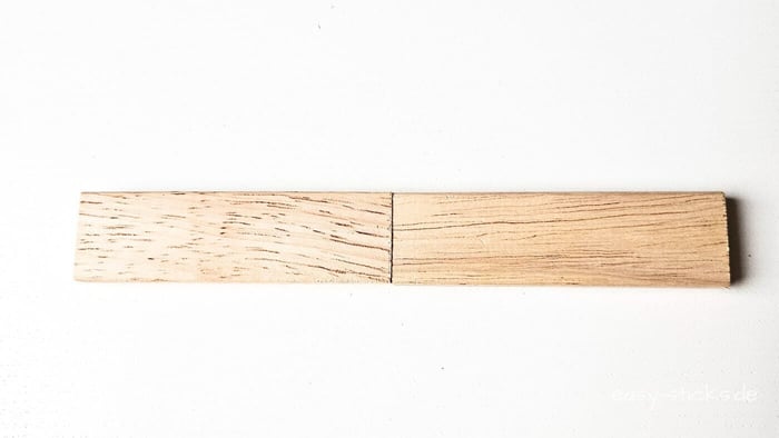 2 kurze Klötzchen zusammenkleben