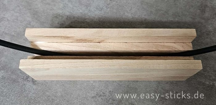 Metallring im Easy-Sticks-Ständer befestigen – DIY-Anleitung für Kranzdeko