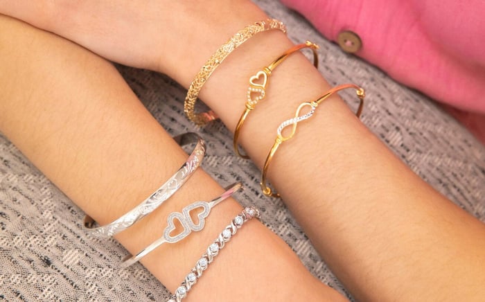 Pros & Cons: Gold vs Silver Jewellery