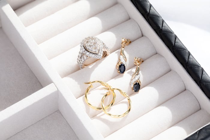 Jewellery cleaning routine