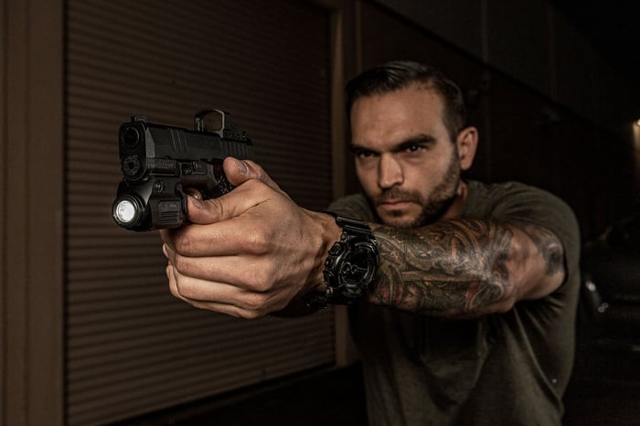 SUREFIRE XSC FIRST LOOK ON GUNS & AMMO