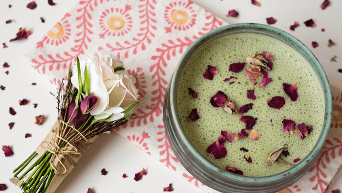 Easy Homemade Rose Matcha Latte Recipe: Vegan and Delicious
