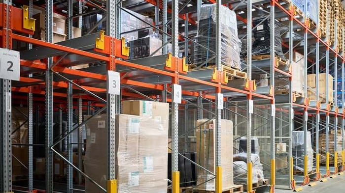 Kompakt robot reol til paller - optimering af lagerplads