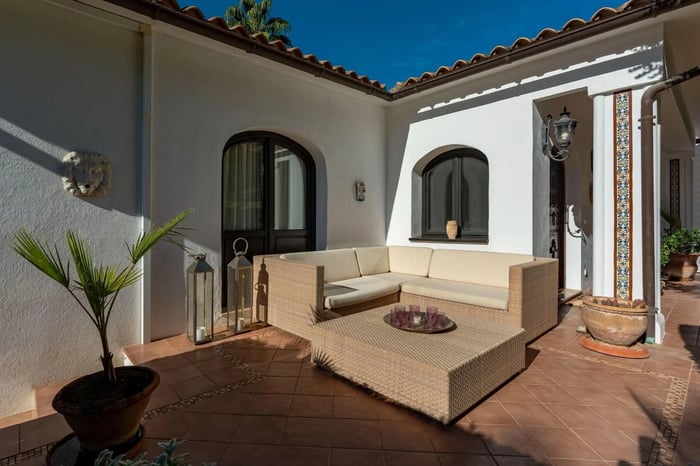 Garden in Spain – Country cottage for sale in Coín