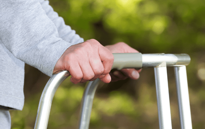 7 Handy Tips on How to Choose the Best Roller Walkers for Seniors