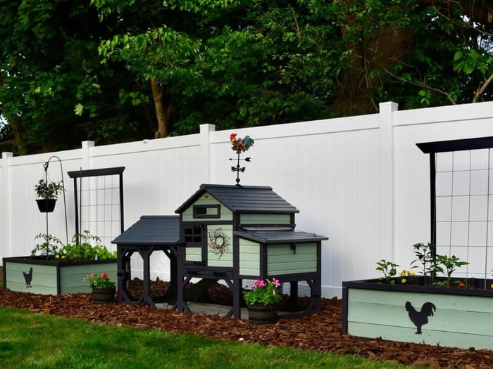 chicken coop decor ideas