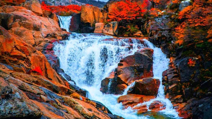 Water cutting through rocks, revealing the flexible power of H2O.