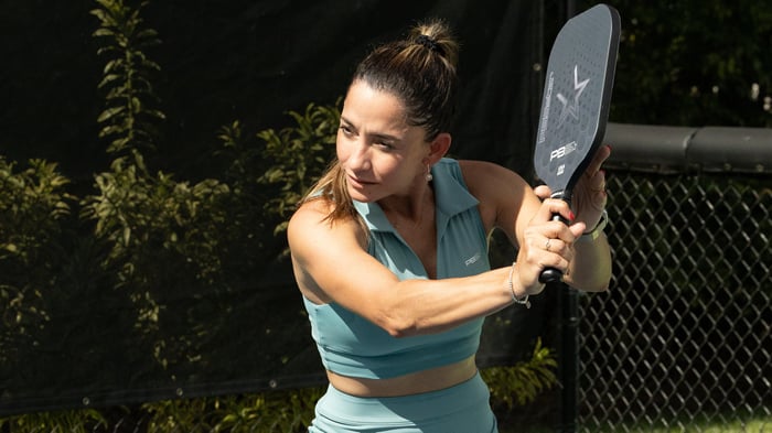 7 Tactical Pickleball Moves to Outsmart Opponents