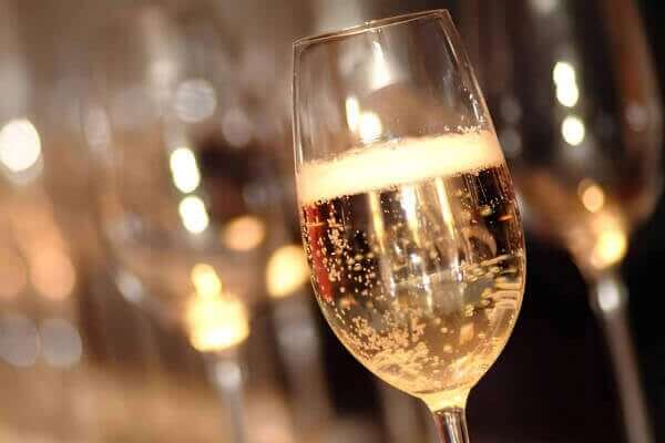 Sparkling Pinot Noir wine