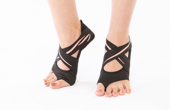 告別足底疼痛！「足弓支撐」全攻略：了解足弓襪、鞋墊到挑選指南