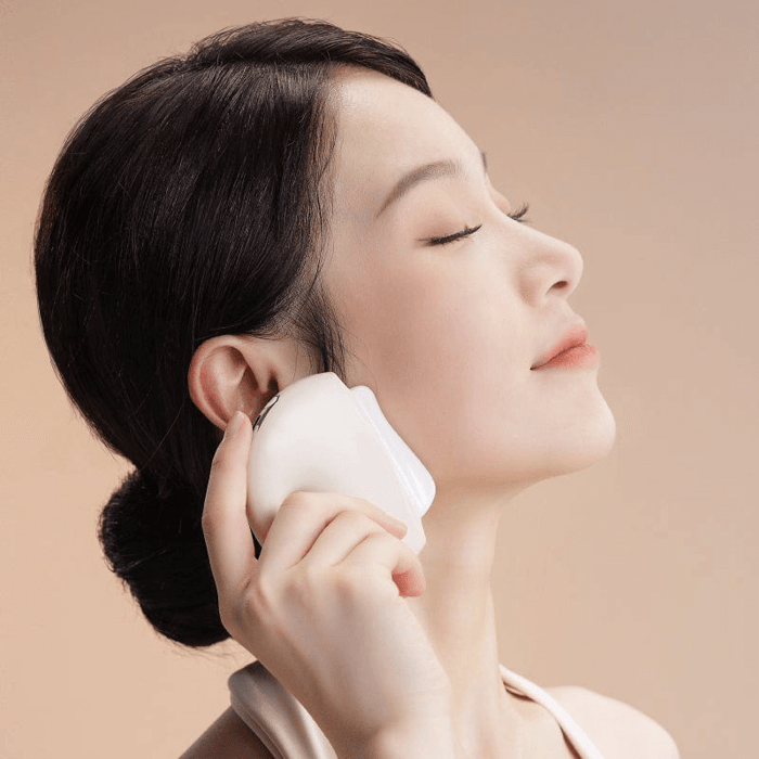 按摩聖誕禮物推薦3：刮痧儀，隨時能夠來場舒緩SPA