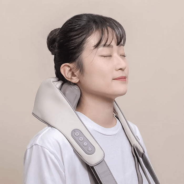 按摩聖誕禮物推薦1：肩頸按摩器，不動手拉也能按進肩頸痛點
