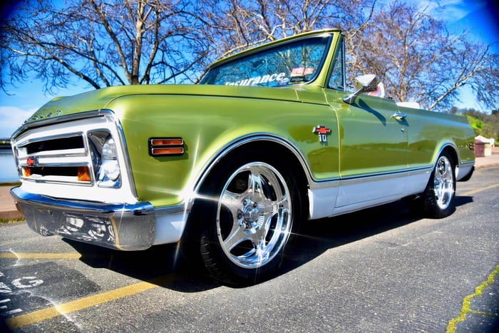 Front three-quarter view of Dave Oyler’s K5 Blazer showing the custom C10 front sheetmetal.