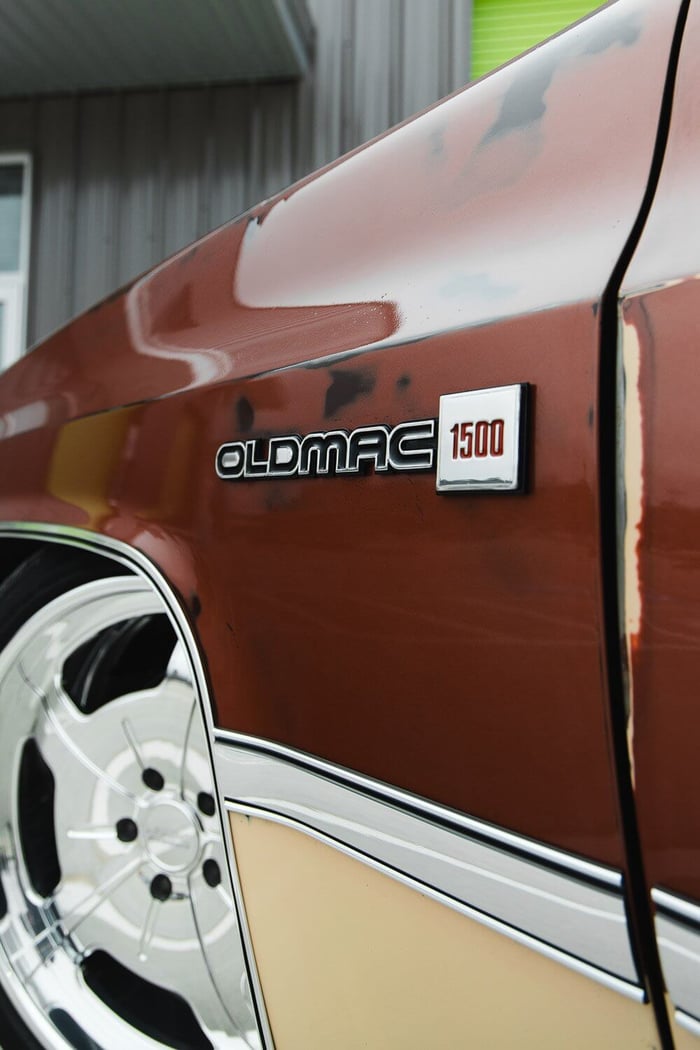 Close-up of the patina bronze paint finish under clear coat.