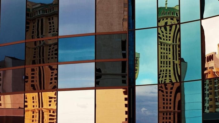 Design Environments beyond Function to Reach a New Level of Poetics