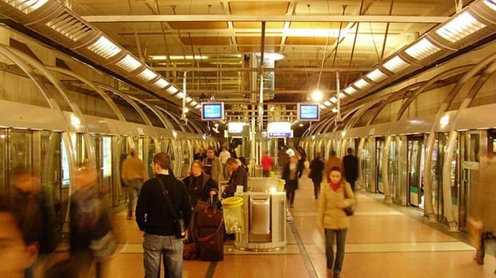 Designing an Urban Space for Safety during Off-Peak Hours