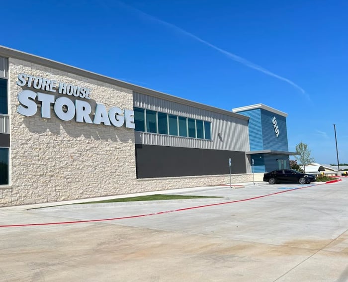 Self Storage with Power Outlets Near Me: Store House Storage Has You Covered