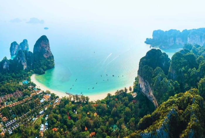 Romantic Beach Wedding