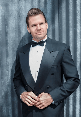 5 Critical Defining Factors to Look Good Anywhere in A Tailored Suit.