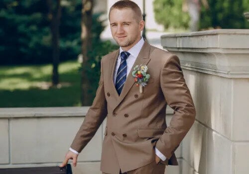 WHAT ARE THE COMMON PATTERNS IN GENTLEMEN'S SUITS?