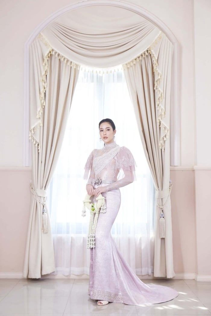 ชุดไทยประยุกต์